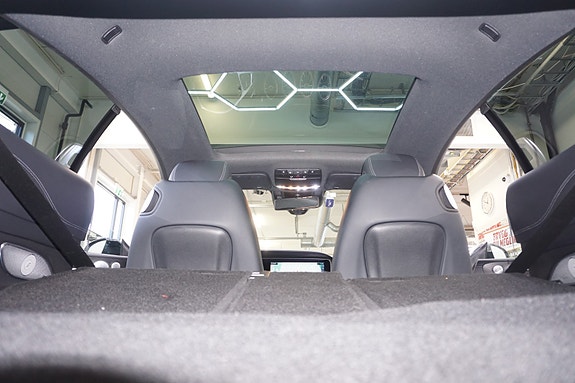 Mercedes-Benz E220 22 of 30