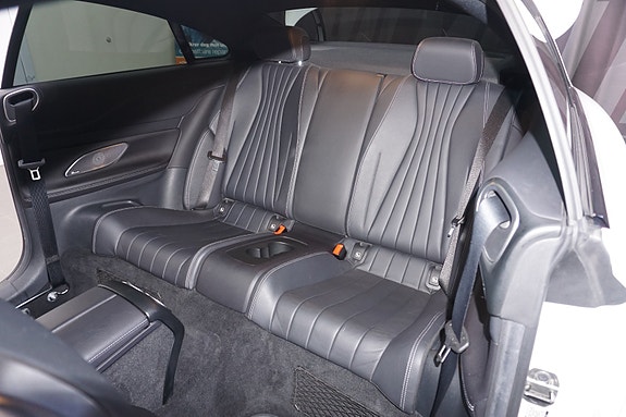 Mercedes-Benz E220 25 of 30