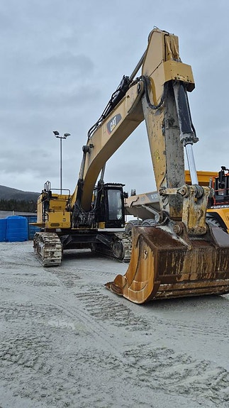 Cat 374 F L 5 of 5