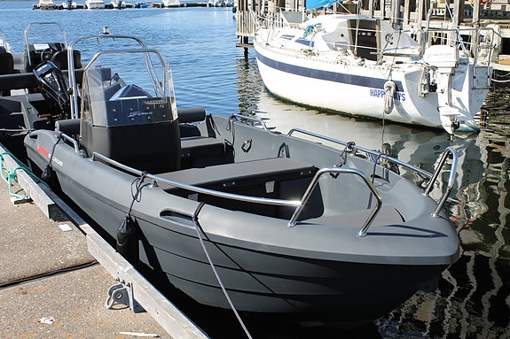 Vår Ustillingsbåt Pioner 15 Allround Advance Edition  med 40hk Mercury ts 2 of 5