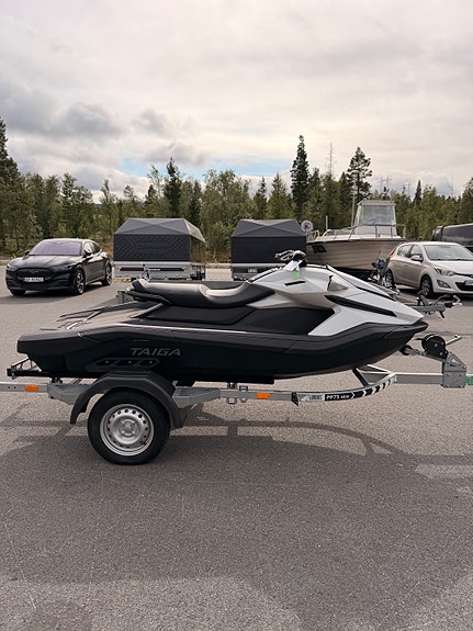 Taiga Orca WX3 Electric Watercraft  Glacier White 27 of 30