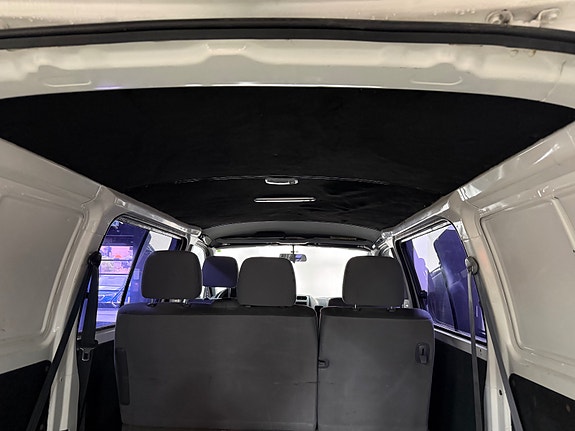 Toyota HiAce 14 of 17