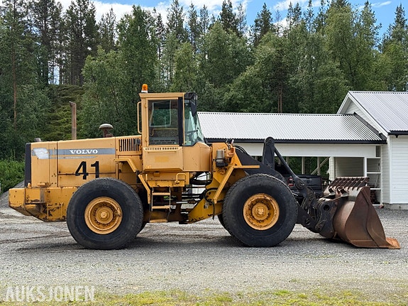 Volvo L120C 4 of 5