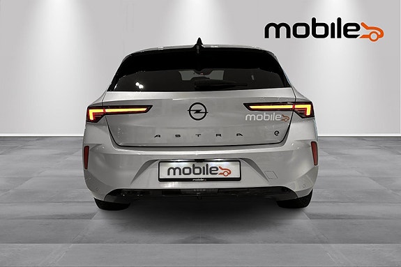 Opel Astra 4 of 5