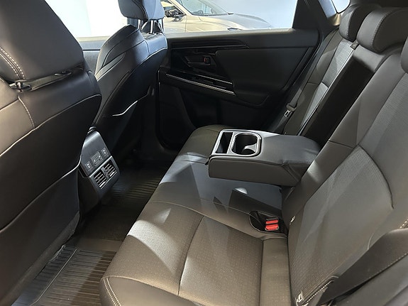 Subaru Solterra 5 of 10