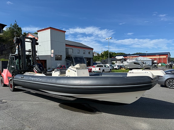 Capelli Tempest 775 m/Suzuki 300 2 of 5