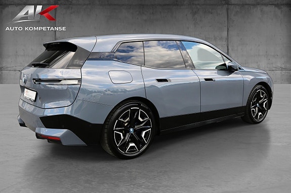 BMW iX 7 of 21