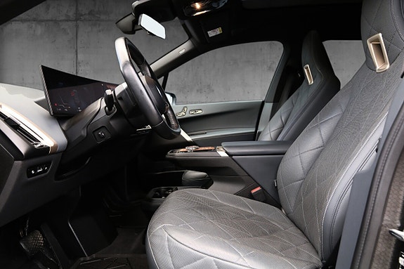 BMW iX 9 of 21