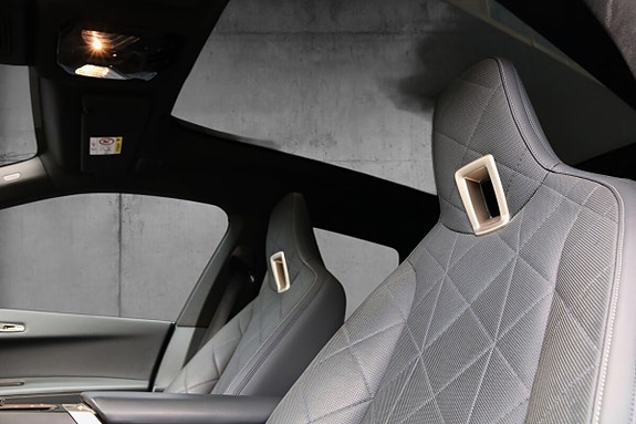 BMW iX 10 of 21