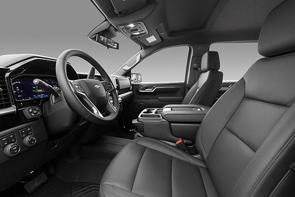 Chevrolet Silverado 3 of 5