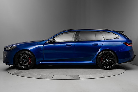 BMW M5 2 of 5