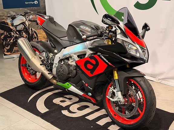 Aprilia RSV4 RR 2 of 5