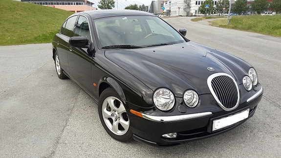 Jaguar S-TYPE 2 of 5