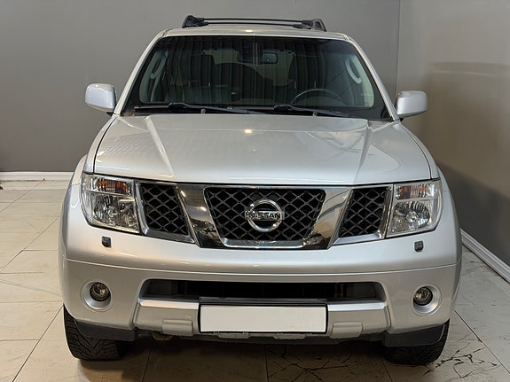 Nissan Pathfinder 4 of 5