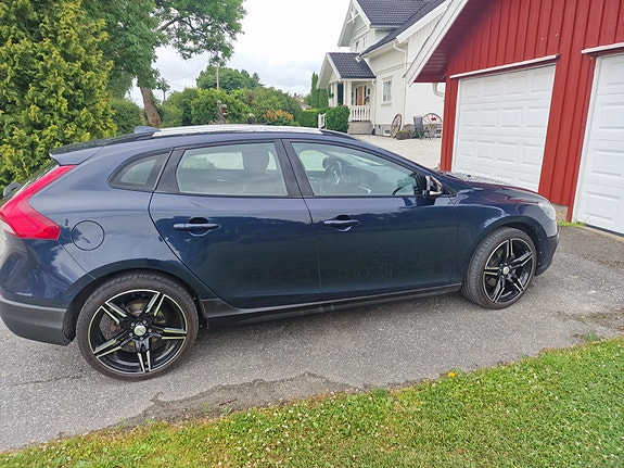 Volvo V40 Cross Country 4 of 5