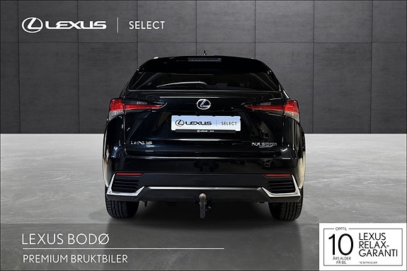 Lexus NX300h 4 of 5