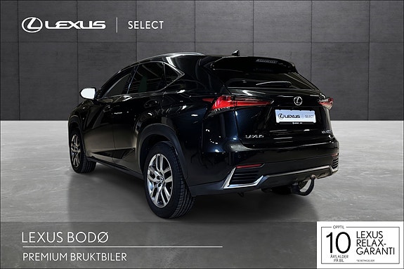 Lexus NX300h 3 of 5