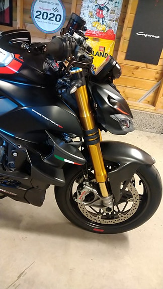 Ducati Streetfighter V4 SP 3 of 22