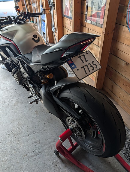 Ducati Streetfighter V4 SP 21 of 22