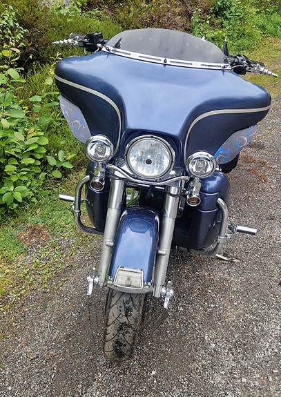 Harley-Davidson FLHTCU Ultra Classic Electra Glide 2 of 5