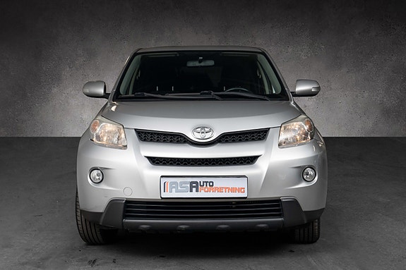 Toyota Urban Cruiser 2 of 5