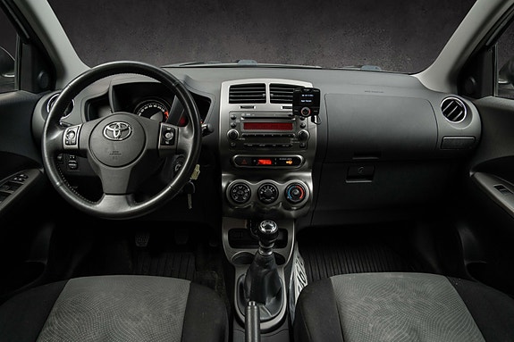Toyota Urban Cruiser 11 of 24