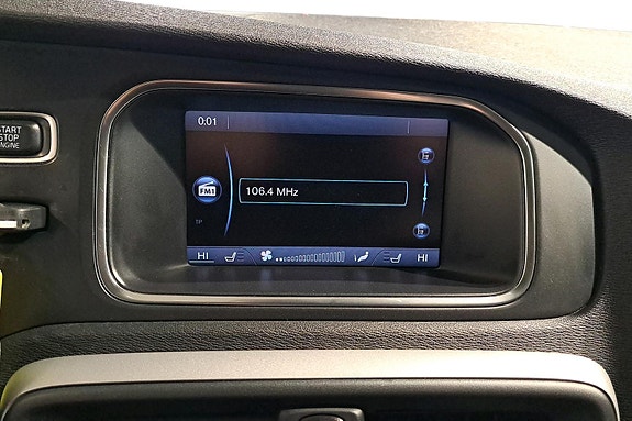 Volvo V40 Cross Country 11 of 27