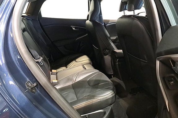 Volvo V40 Cross Country 22 of 27
