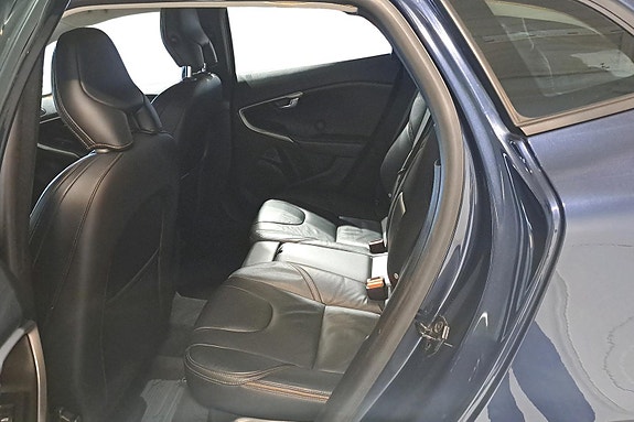 Volvo V40 Cross Country 7 of 27
