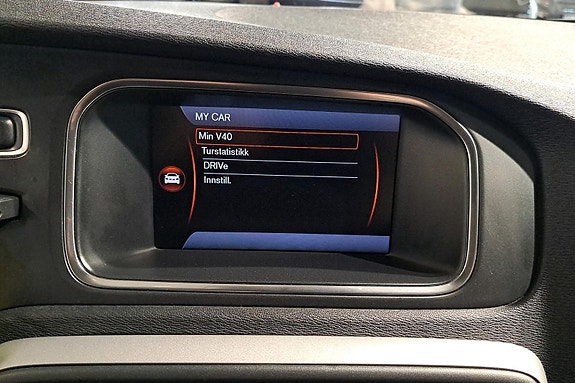 Volvo V40 Cross Country 12 of 27