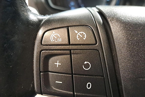 Volvo V40 Cross Country 16 of 27