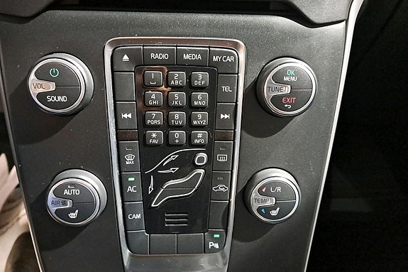 Volvo V40 Cross Country 14 of 27