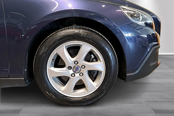 Volvo V40 Cross Country 24 of 27