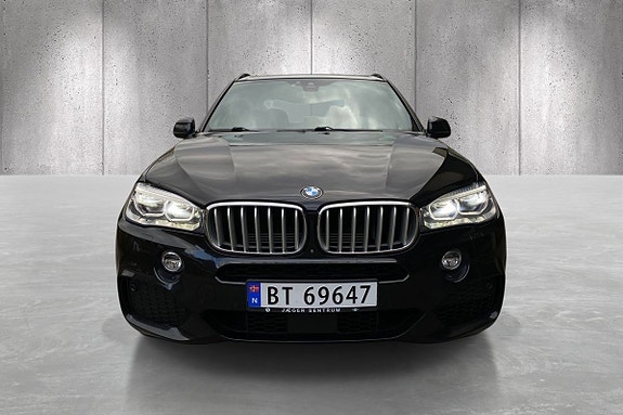 BMW X5 2 of 5