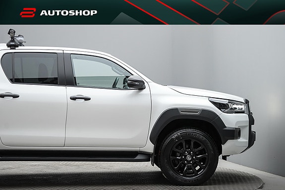 Toyota HiLux 13 of 30