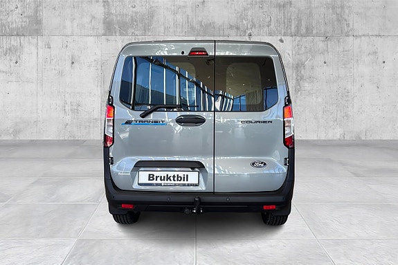 Ford E-Transit Courier 4 of 5