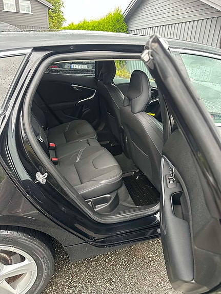 Volvo V40 18 of 25