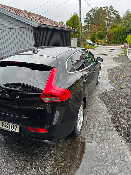 Volvo V40 4 of 25
