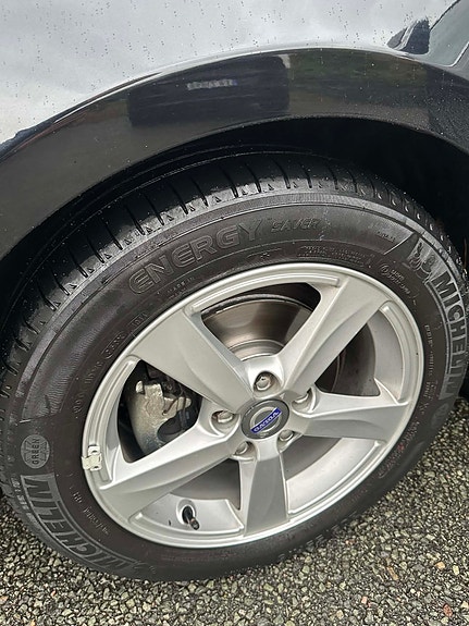 Volvo V40 21 of 25