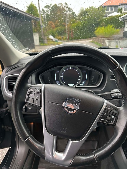 Volvo V40 15 of 25