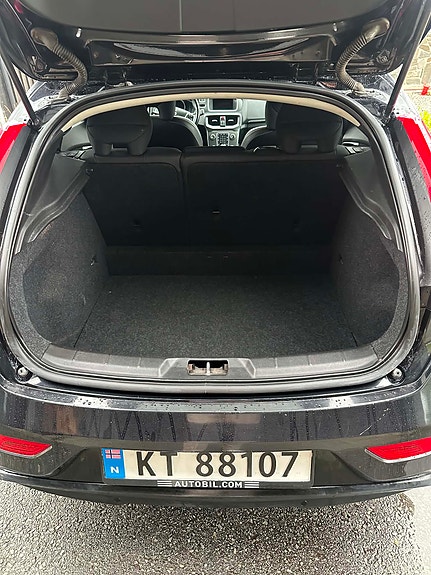 Volvo V40 8 of 25
