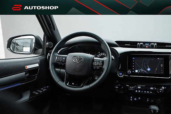 Toyota HiLux 30 of 30