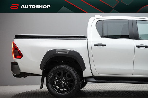 Toyota HiLux 11 of 30