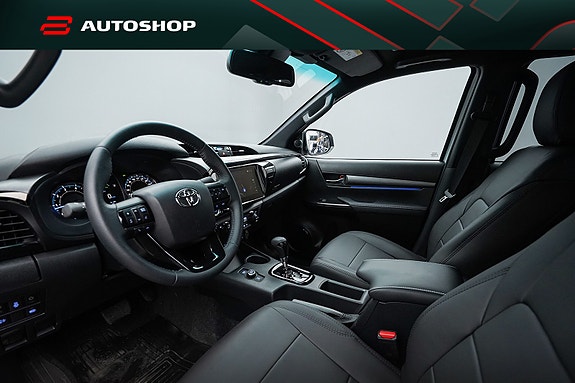 Toyota HiLux 17 of 30
