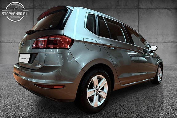 Volkswagen Golf Sportsvan 3 of 5