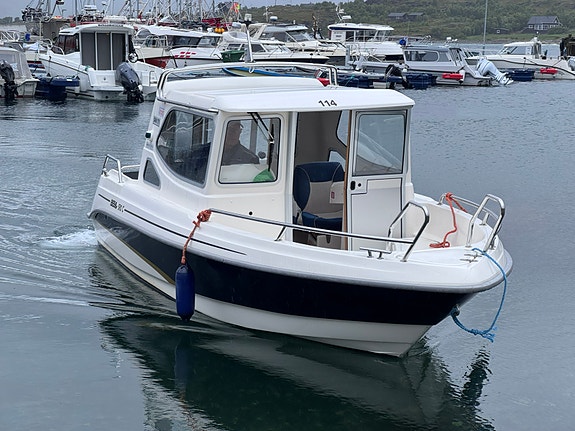 Bella 580 c 115 HK motor 2019 modell med forsterket underhus  og kun 100 timer 5 of 5
