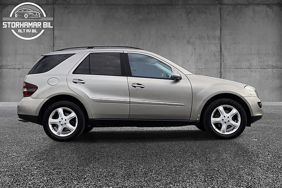 Mercedes-Benz ML320 5 of 5