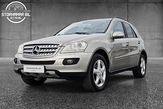 Mercedes-Benz ML320 2 of 5