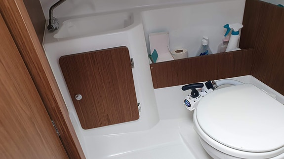 Beneteau Antares 7 til salgs 5 of 5