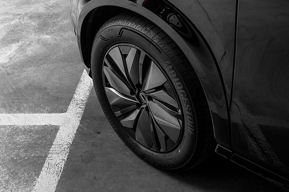 Nissan Ariya 10 of 30